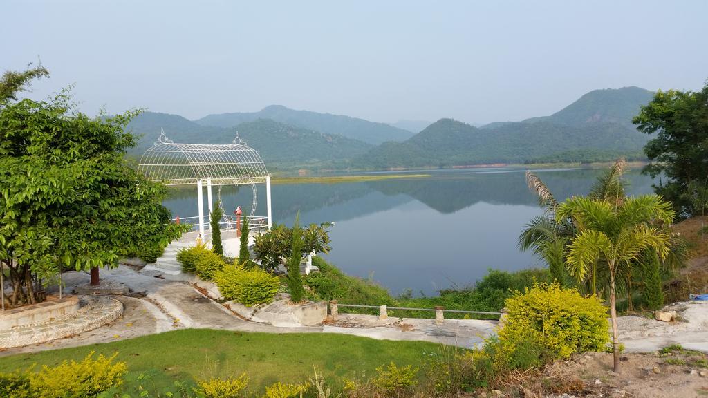 Phloenlom Chomdao Hotel Ban Kha Exterior photo